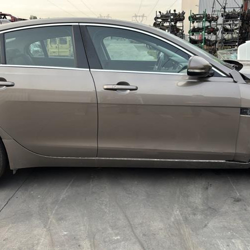 Vehicule-JAGUAR-XE-2015-ba084094f70322d867a020d8849528f05562d0c2306cce6a10282aea20baf189_m.jpg