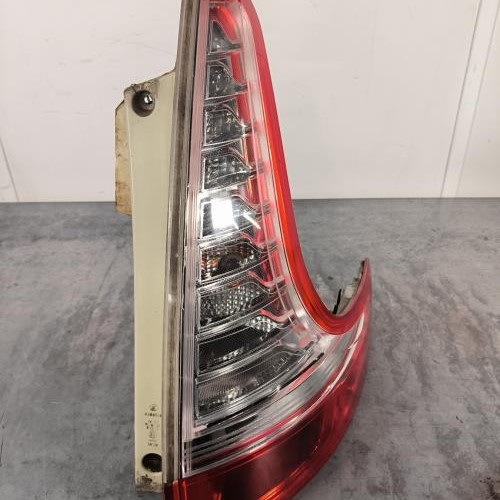 Feu arriere principal droit (feux)