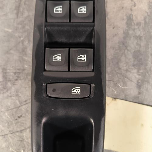 115073692-8b8488b0-b55b-4a80-b573-ca9a28a88ec0-Piece-Interrupteur-de-leve-vitre-avant-gauche-809610017R-RENAULT-SCENIC-3-PHASE-3-e770848f619c45d0c3aae4cf02018cf9494a39d34f142d5846823fa14f0fc78f_m.jpg