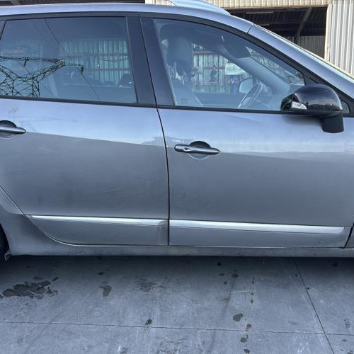 Vehicule-RENAULT-SCENIC%25203%2520PHASE%25203-2016-8708f43d0b596ef9163467a4cff0d86435b4f704dacdcef09b555dcaa814e9c6_m.jpg