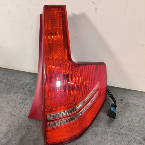 Feu arriere principal droit (feux)