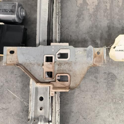 115710558-64835120-a88a-4cad-98e2-f03cf3db4d73-Piece-Leve-vitre-electrique-avant-gauche-00009221V1-CITROEN-C4-1-PHASE-1-bc1b06152eff1b76c7364c76aebcb964b73c00161470562b22e2de4232bce1e2_m.jpg