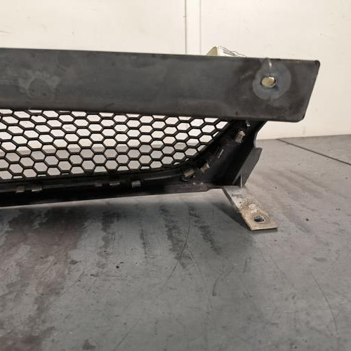 115716657-03216074-7363-4366-b39f-69a92f154ae0-Piece-Calandre-8200044568-RENAULT-TRAFIC-2-PHASE-1-11abb004321070771548118b8cdefbf565b0d0d2da0782ec7728625619137633_m.jpg