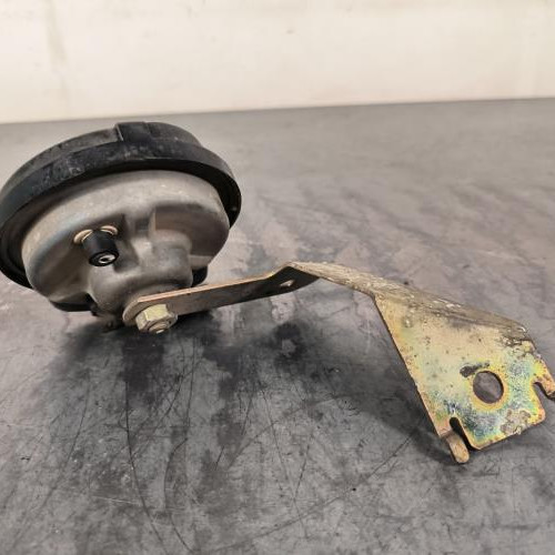 115717120-0c26180f-c6d4-4858-8a7d-198d1db1a9ca-Klaxon-256105773R-RENAULT-TRAFIC-2-PHASE-1-73b98b50e0c304004c35d4a56057ce47517b8137704bd312b26339be5ae851b9_m.jpg