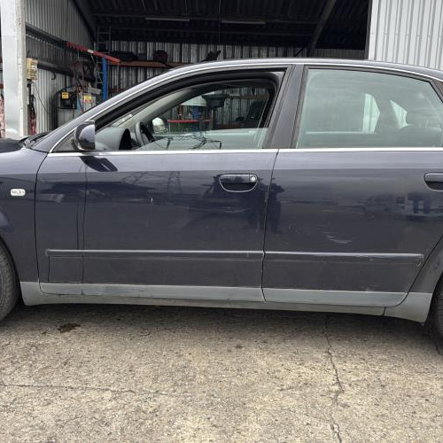 Vehicule-AUDI-A4%25202%2520PHASE%25201-2002-e3caa321264f6209f831b850ccb8d2e21a663fa9b43ce18ee05d7cb84dfefb25_m.jpg