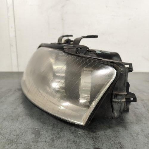 115837200-9043ec3d-582e-4a24-ba76-38b8f3d23758-Piece-Optique-avant-principal-gauche-feuxphare-8E0941029C-AUDI-A4-2-PHASE-1-a94557a88a5882241e5c1d27845af745a6921dae02b44f799b7c0872aea21dc7_m.jpg