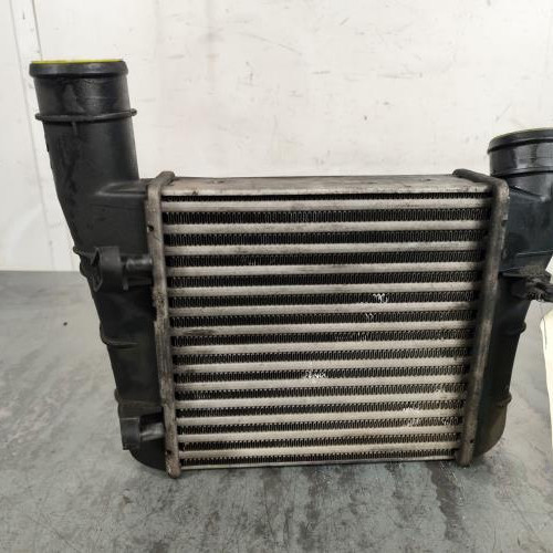 115837481-54a46fa6-ce79-47a1-be2c-7842424bf16b-Piece-Echangeur-air-Intercooler-8E0145805S-AUDI-A4-2-PHASE-1-b0f5c149407812603809c7e90c280ac1bcdbf35330ecfdcd5b3afd696aabaae7_m.jpg