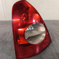 115842954-758d06e7-a075-42b0-a0b7-5c97a4aeab9c-Piece-Feu-arriere-principal-gauche-feux-8200917488-RENAULT-CLIO-2-PHASE-2-5d3b29aabbd99c54b689b66dc31605108a6ab1bbfb720df0d9258a45fd62e015_m.jpg