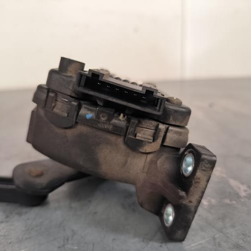 115844182-8cc99a81-30a3-49cd-9469-8f201b0d4cba-Piece-Potentiometre-de-pedale-de-gaz-daccelerateur-8200699691-RENAULT-CLIO-2-PHASE-2-a8627762b9471ffd167fb30553de5d03d7e4fe040178976c947dfa44ed62b8dd_m.jpg