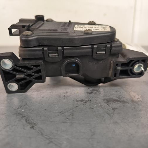 115844182-fa14ea2e-957a-44d2-af8d-5dd9a0e5cd56-Piece-Potentiometre-de-pedale-de-gaz-daccelerateur-8200699691-RENAULT-CLIO-2-PHASE-2-52d5824ea21647585ecbb7bd0d99505cdb92b252a93b8fc8002a442d86c1d701_m.jpg