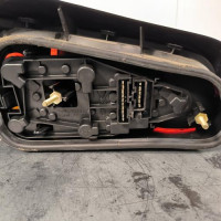 115850127-117d3231-379e-4e5d-a0a9-c5c8e5cf78cd-Piece-Feu-arriere-principal-droit-feux-635195-PEUGEOT-306-PHASE-1-0debba5d2856123c30dfec4c5b8b4884f7be3243499aa9286516837ffb36b147_m.jpg