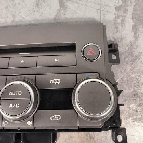 115852393-ee7db182-5ff7-4e01-a8b0-980aa880944f-Piece-Commande-chauffage-LR071844-LAND-ROVER-RANGE-ROVER-1-EVOQUE-PHASE-1-11f94fde56fefea59a2e820fc3ed187b12223d270a755eade2a669cfa1544f1b_m.jpg