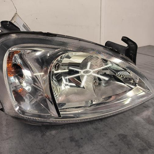 115853218-c3f6f2a2-b6b6-4142-b3e6-09ac62471d6a-Piece-Optique-avant-principal-droit-feuxphare-93173252-OPEL-CORSA-C-PHASE-1-d68b8aeda9bfa1def74ca1bcd7b94986a999033b186ac438509e70b076378883_m.jpg