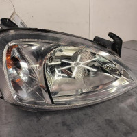 115853218-c3f6f2a2-b6b6-4142-b3e6-09ac62471d6a-Piece-Optique-avant-principal-droit-feuxphare-93173252-OPEL-CORSA-C-PHASE-1-d68b8aeda9bfa1def74ca1bcd7b94986a999033b186ac438509e70b076378883_m.jpg