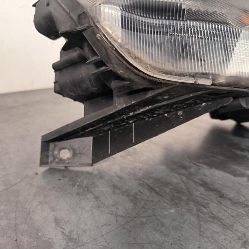 115853218-453f2675-2566-4274-a513-e229689b8f6e-Piece-Optique-avant-principal-droit-feuxphare-93173252-OPEL-CORSA-C-PHASE-1-f7d2f00f3074bda0df0dc2613d2f6417f924a63853c3523e7805c1b6f59582e3_m.jpg