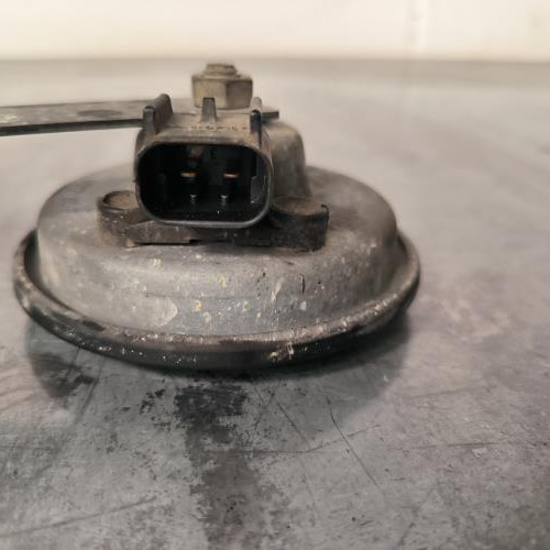 115854050-9a94787e-af53-41a0-abca-976065b38767-Klaxon-13311548-OPEL-CORSA-C-PHASE-1-77a7fea358829fca908e02850c52cc5b5a1051f7e1a54437c52aac2be0554d15_m.jpg