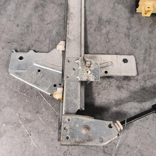 115984734-4cbf1dc9-4e89-493e-b350-cd8879e9b3e7-Piece-Leve-vitre-electrique-avant-gauche-9221K0-PEUGEOT-307-PHASE-2-1ec26cbc201f35878e0e52df9768ae6d84584d3cda67382e947bc66eb82e271b_m.jpg