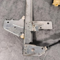 115984734-4cbf1dc9-4e89-493e-b350-cd8879e9b3e7-Piece-Leve-vitre-electrique-avant-gauche-9221K0-PEUGEOT-307-PHASE-2-1ec26cbc201f35878e0e52df9768ae6d84584d3cda67382e947bc66eb82e271b_m.jpg