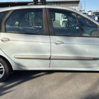 Vehicule-RENAULT-SCENIC-2002-bad270b019a2ca8c6486dc5276107dc0038402f887bfb7f2f17f18b983695b93_m.jpg
