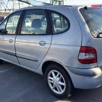 Vehicule-RENAULT-SCENIC-2002-7af72401f8bb498c6b30e1bdc365717927d5a2c280c8a47b49b4d4de4e8c7136_m.jpg