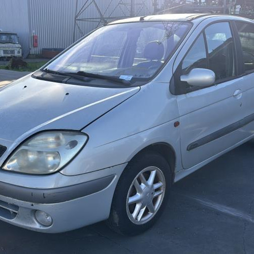 Vehicule-RENAULT-SCENIC-2002-d4ea8dc090b3e270253e7105cf7e9d34643581ce5a78f3dd8f1bd3e6540ec642_m.jpg