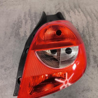 116566466-ab930e85-a55c-4641-9a0f-c28bb886d478-Piece-Feu-arriere-principal-droit-feux-8200459960-RENAULT-CLIO-3-PHASE-1-4c45dca0a9d73614696a81fe4c05c48fe54f25b47f986ec1b9cad45250410d5f_m.jpg