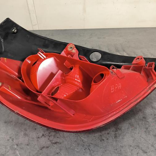 116566466-08acc468-9132-4525-8317-c6abd5120838-Piece-Feu-arriere-principal-droit-feux-8200459960-RENAULT-CLIO-3-PHASE-1-8581c9af0cc2a30129bf1ecf0cfc63c4d927ca27084947631f27a3e465146898_m.jpg