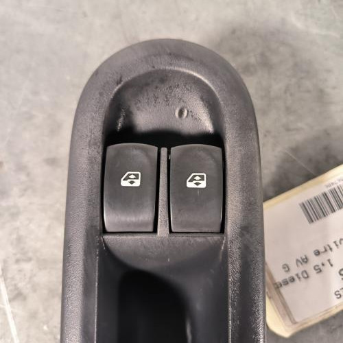 116567486-88c0d5c6-4f29-4940-8fa5-97788917ca92-Piece-Interrupteur-de-leve-vitre-avant-gauche-8200214939-RENAULT-CLIO-3-PHASE-1-72ad24ad515cded594ae441015d6cf92bca1f129d4c07700ae15e45c93fc3eff_m.jpg