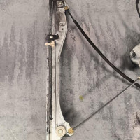 116567488-b5be4d11-f63e-4cf6-8e78-0b9bf3d31c13-Piece-Leve-vitre-electrique-avant-gauche-8200291145-RENAULT-CLIO-3-PHASE-1-84a808a8bf0af07e4692eb5c9aa0380d7633a87f826703ae45771422e8625a6f_m.jpg