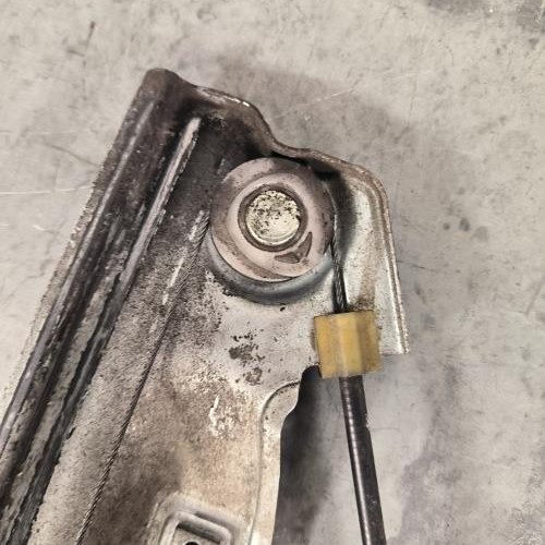 116567488-f4480904-a1bf-44f0-b749-a3562df32293-Piece-Leve-vitre-electrique-avant-gauche-8200291145-RENAULT-CLIO-3-PHASE-1-0e7470d78bf9f980918c411427f5b2b96dbfe6ef58963de61ca70051ef853487_m.jpg