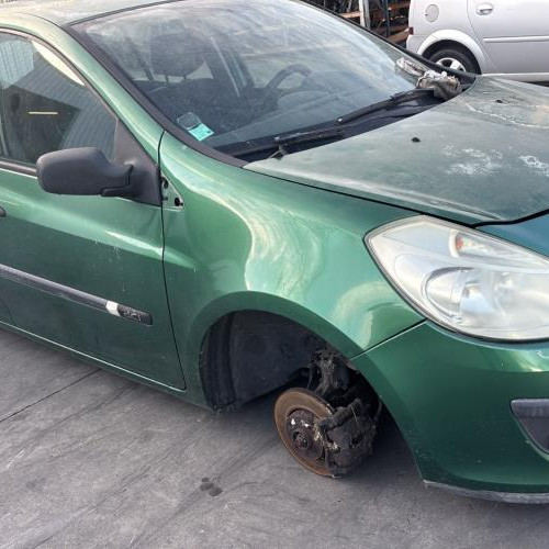 Vehicule-RENAULT-CLIO%25203%2520PHASE%25201-2006-a3945fb12f08555b275975e9ad9889a41db59be49bc1a010bc98b6e2ef30c197_m.jpg