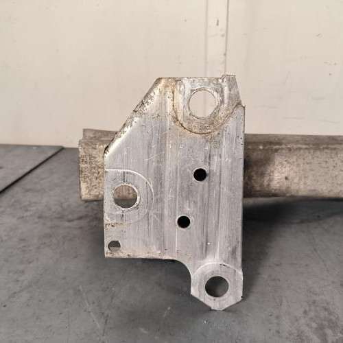 116567501-9c82c468-c2fa-47b3-b505-e373cfbdaa9d-Piece-Renfort-pare-choc-avant-traverse-8200834849-RENAULT-CLIO-3-PHASE-1-a5c789eabe0bb871b3c912727b5056098aa7e25c2ff0de36e2909e51c81d13fd_m.jpg