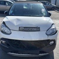 Vehicule-OPEL-ADAM-2015-2bffc2524427b16b35044c5ba153d85b51fb6a87f26143c24e908f87cdbe2d3d_m.jpg