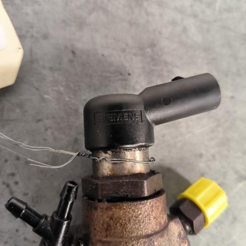 117335454-dc0b64a6-629b-43c7-914b-af3a295da358-Piece-117335454-Injecteurs-9645988580-CITROEN-C3-PLURIEL-PHASE-1-CABRIOLET-14-HDI-8V-TURBO-4bb13b8f0b4cb603a0e31807a273778362323494367d5443acb0e0e9772522de_m.jpg