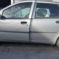 Vehicule-FIAT-PUNTO%25202%2520PHASE%25201-2000-61825ffe004baede4c03298dbd5139fe885ffeb209c10510a7ada9a2e7e967fb_m.jpg