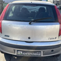 Vehicule-FIAT-PUNTO%25202%2520PHASE%25201-2000-c6cfa05c602a8325d857a4a0d986de60c903975589292f303564bbad6d6332cb_m.jpg
