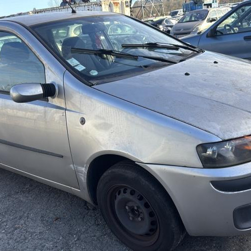 Vehicule-FIAT-PUNTO%25202%2520PHASE%25201-2000-b6f4ac4d3de994f1eb89ecca175e13253ca638f378d5e0b2bd4e0bb1bf8475ae_m.jpg
