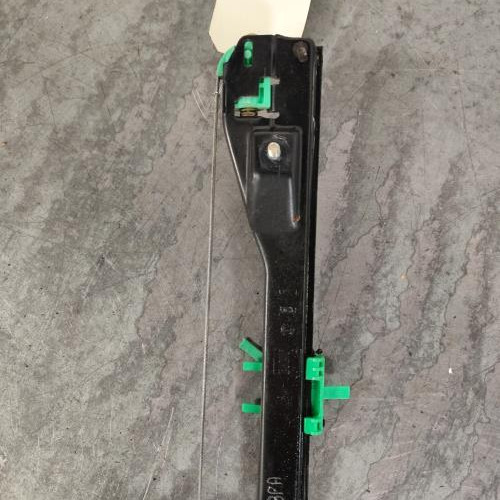 117409858-9c8524b5-f780-4b7d-b999-d11edd213881-Piece-Leve-vitre-electrique-avant-gauche-51764550-FIAT-PUNTO-2-PHASE-1-fe783ce141bbd0916704b4a3fe0e8149c4c9887d61e419582a299d96e930967c_m.jpg