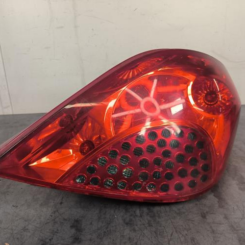 Feu arriere principal droit (feux)