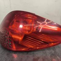 117551509-2ce3ae89-6eb0-49cc-b422-eca1c5cd62e9-Piece-Feu-arriere-principal-droit-feux-6351Y7-PEUGEOT-207-PHASE-1-a5ffb03262170e05285904d4570106b0970b6e16568f6446784fd42166373f12_m.jpg