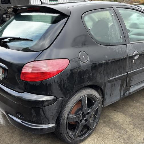 Vehicule-PEUGEOT-206%2520PHASE%25202-2001-d9290038a4301f4c412d6c3bcd60d8b164c1e60df39d96bb6dee1596c33ebc38_m.jpg