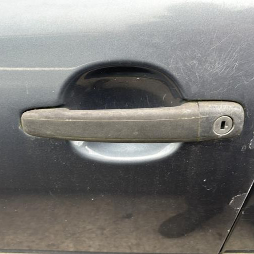 Poignee porte avant gauche