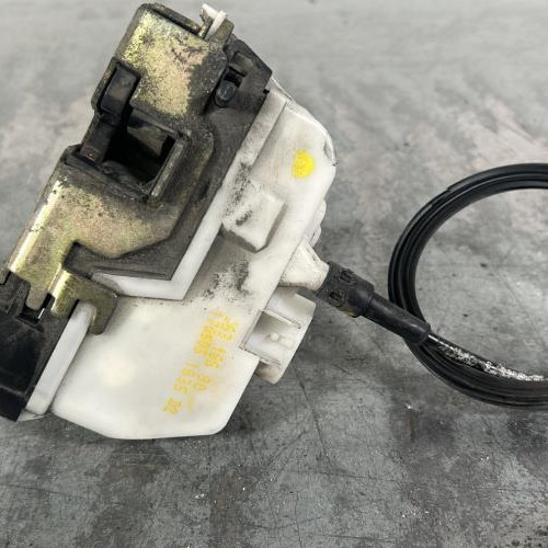 117792068-b5718576-4fa4-4f74-8ba1-95ad1d778950-Piece-Fermeture-centralisee-arriere-droit-00009138K4-CITROEN-C3-1-PHASE-2-962e6df5fb69861a39d00ee27af130463bf3d5ef476db63f7c72e3fd9a2eb586_m.jpg