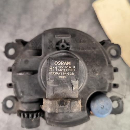117843024-c85fa794-8c34-452a-b502-4b135a63ade1-Piece-Anti-brouillard-droit-feux-8200074008-RENAULT-SCENIC-2-PHASE-1-3877df1e496f62ea91dec549a34b086a9098aae50475906f08ade4f58ff15d63_m.jpg