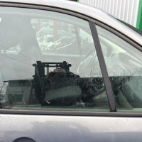 117843138-2f6d5fbe-7d33-42e9-ae8d-1890fa4986f8-Piece-Vitre-avant-droit-8200120588-RENAULT-SCENIC-2-PHASE-1-449fd50790d6cc4562e623c28c91ceef11bc4e336a9261a6b5b222f67e6fbc83_m.jpg
