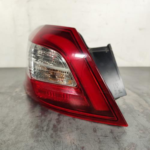 Feu arriere principal gauche (feux)