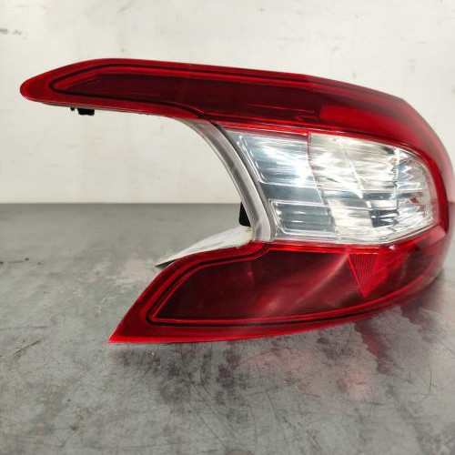 117858415-fad3ba53-cf05-48eb-8fb0-cb71fb117150-Piece-Feu-arriere-principal-gauche-feux-9677817680-PEUGEOT-308-2-PHASE-1-9cab018ea02f318a7ed8d83e1c5f21c912c61823f34155a665f043a6a9b80e50_m.jpg