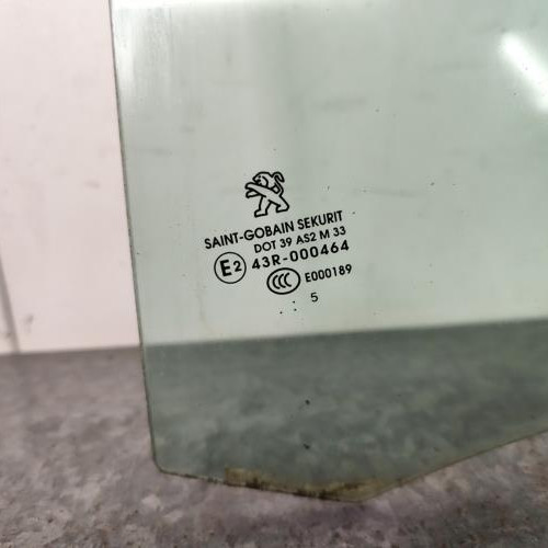 117858447-8412090a-d504-4075-b574-932e5d7284a7-Piece-Vitre-arriere-gauche-9677868980-PEUGEOT-308-2-PHASE-1-8e04e176fea8d5c053f2baed408377a6daf5c6802d9f94042526f3e6d34bd6a3_m.jpg