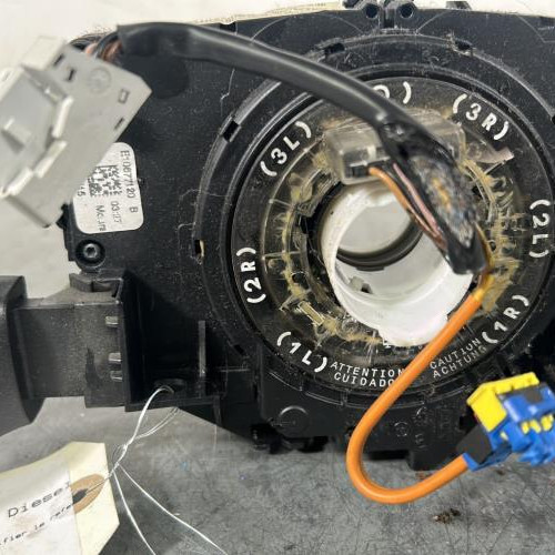 117859165-2a59b242-68f3-4be8-9848-9acfe234805f-Piece-Com-Bloc-Contacteur-TournantCommodo-Essuie-GlaceCommodo-Phare-PEUGEOT-308-2-PHASE-1-aa9668b8f04056f3e4f6b312d1a03cd62dd4b99abb4e02afe923b4f67d100e59_m.jpg