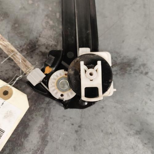 117859170-2ccf8b77-3d60-4b8d-9b52-462a65063986-Piece-Leve-vitre-electrique-avant-droit-9826079480-PEUGEOT-308-2-PHASE-1-8c500d42ba96816f021fdd892b27bf089b019b8e5f639b159b264333b607d2ca_m.jpg